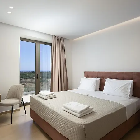 Revi - Elegant With Private Pool *