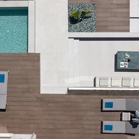 Villa Revi - Elegant With Private Pool