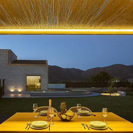 Villa Revi - Elegant With Private Pool *