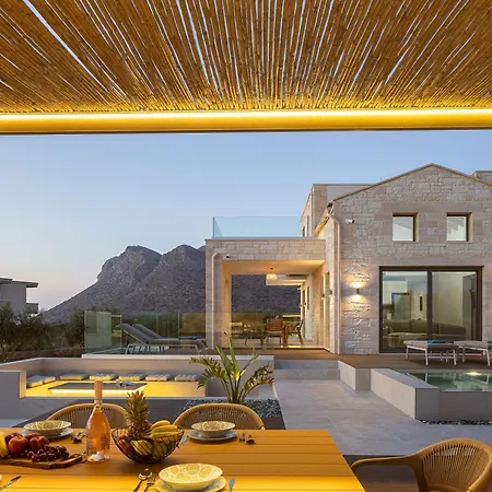 Revi - Elegant With Private Pool Villa