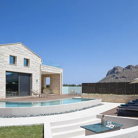 Revi - Elegant With Private Pool *