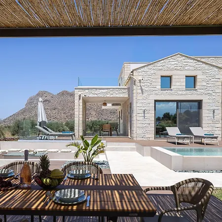 Revi - Elegant With Private Pool Villa *