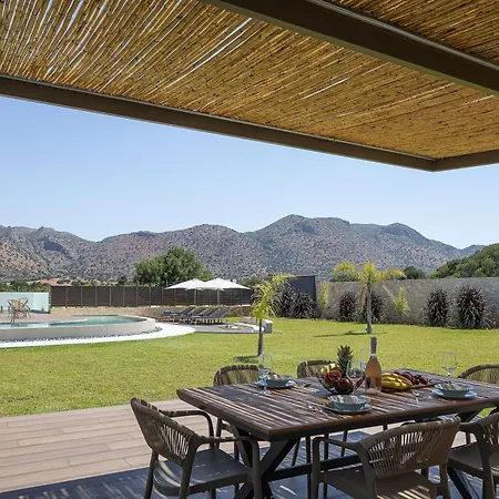 Villa Revi - Elegant With Private Pool